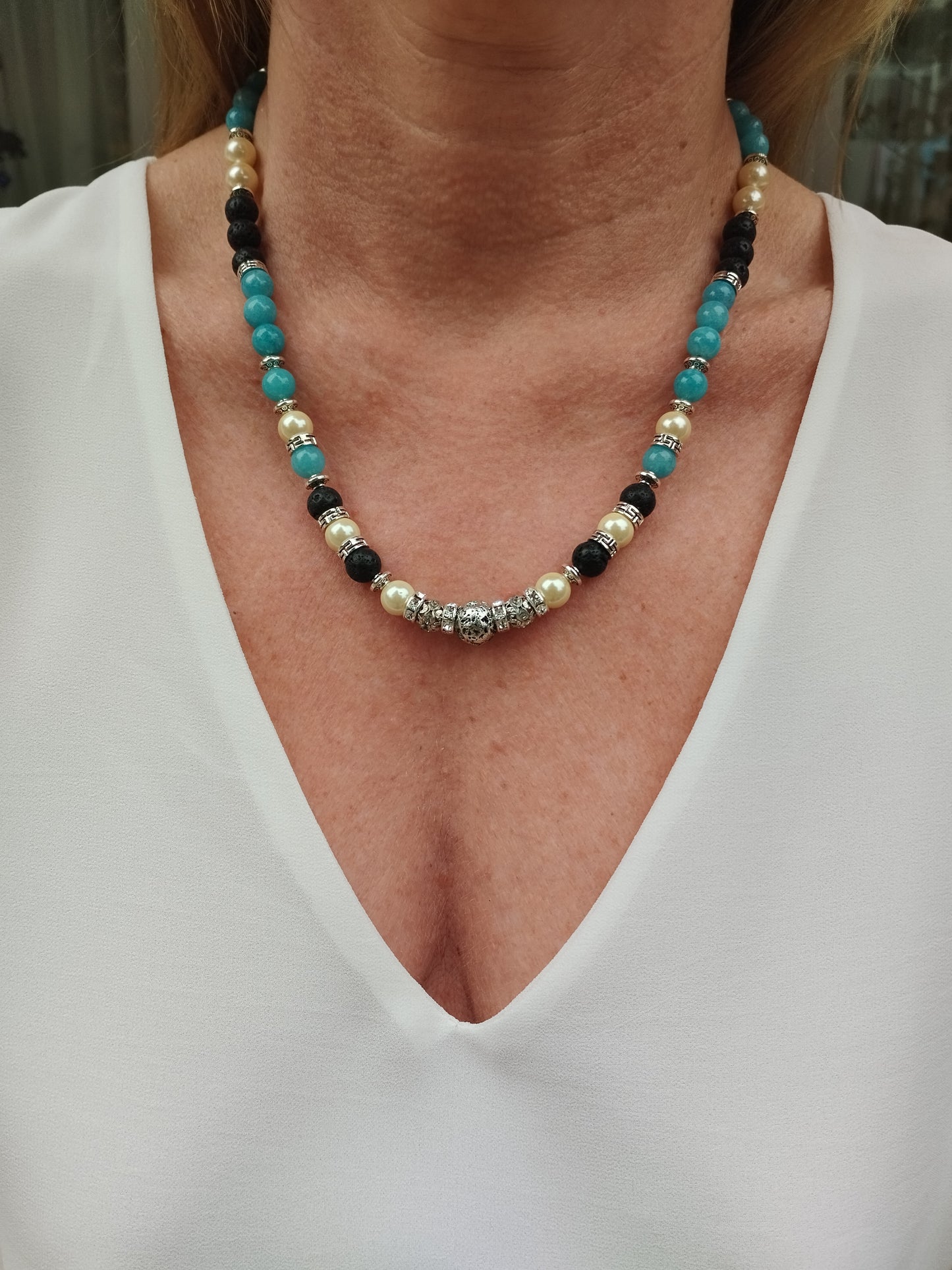 Collar calcedonia azul y  perlas