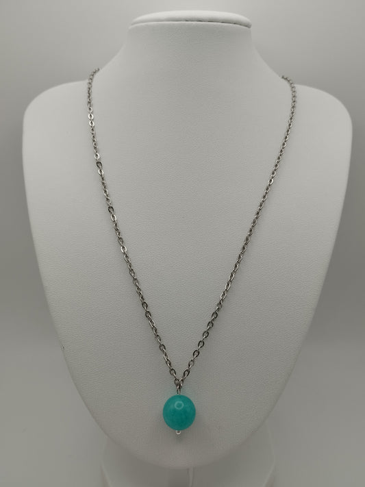 Collar en acero con Calcedonia azul