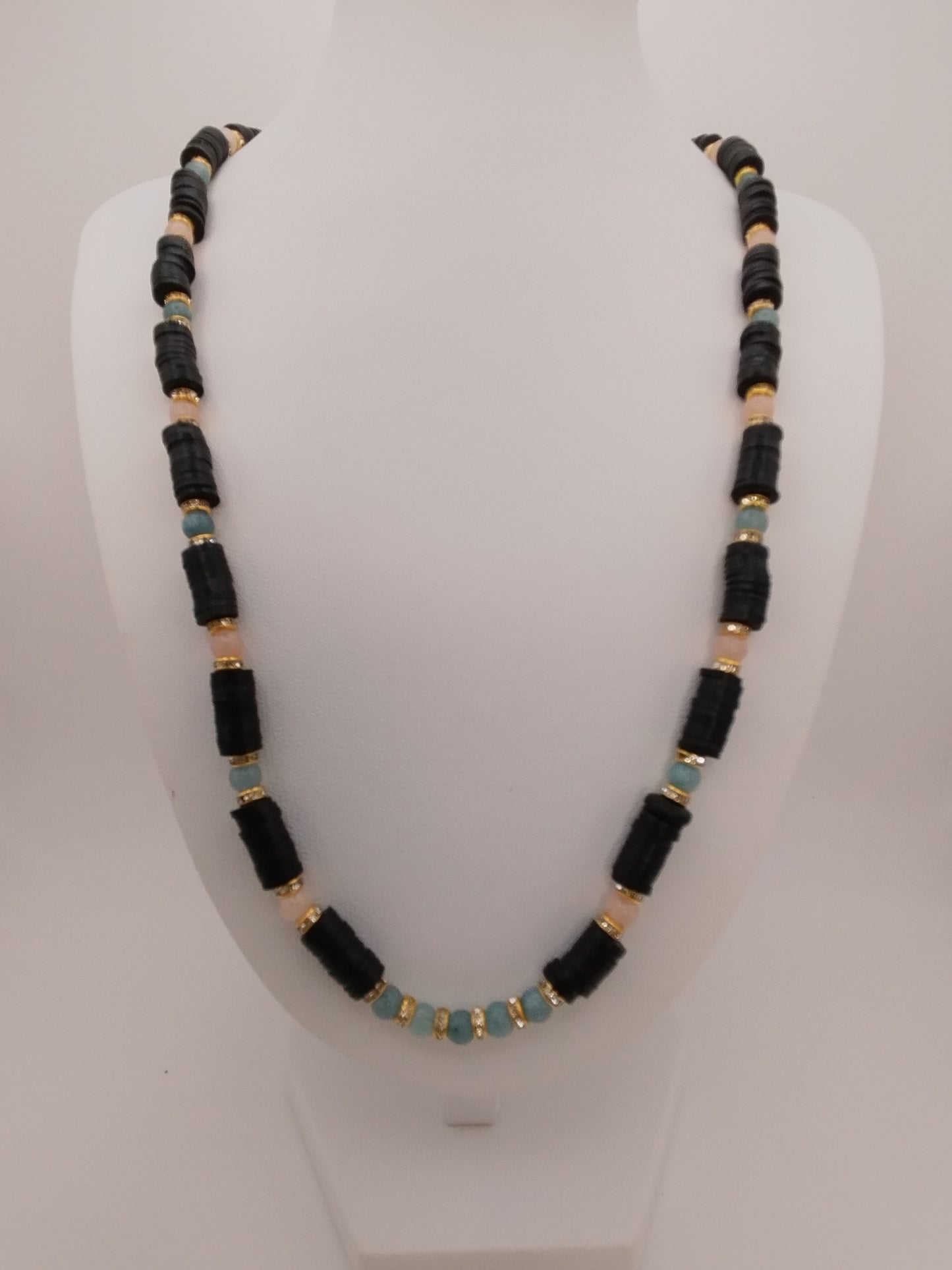 Collar negro con Calcedonia y Jade rosa